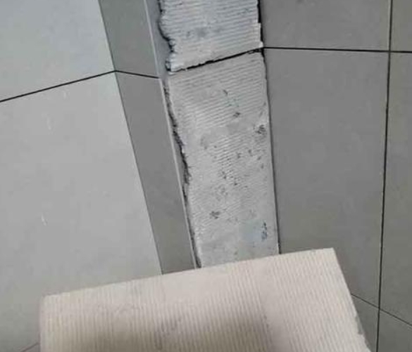 佳木斯市瓷砖空鼓维修公司分享下厨房瓷砖脱落的补救措施。